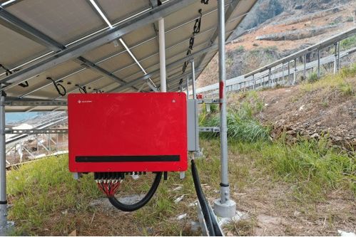大功率,高精度 固德威100kW 大機(jī)全面助力山地光伏電站